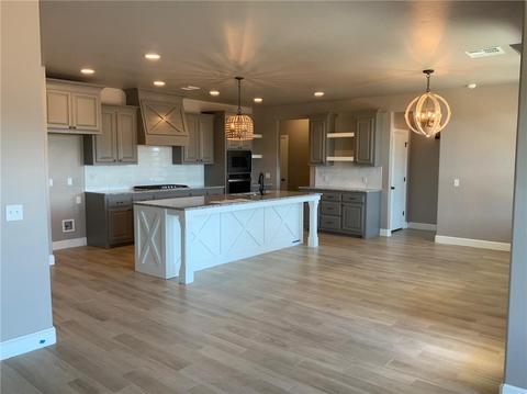 2001 Edgewater Dr, Moore, OK 73160 photo 11