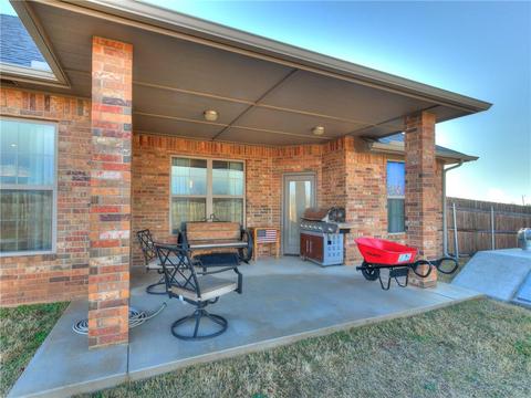 986 Garden Rd, Tuttle, OK 73089 photo 4