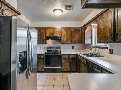 1017 Juno Cir, Edmond, OK 73003 photo 4