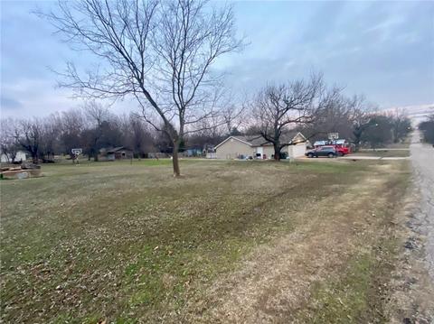 205 E Sixth St, Wanette, OK 74878 photo 3
