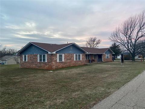 205 E Sixth St, Wanette, OK 74878 photo 1
