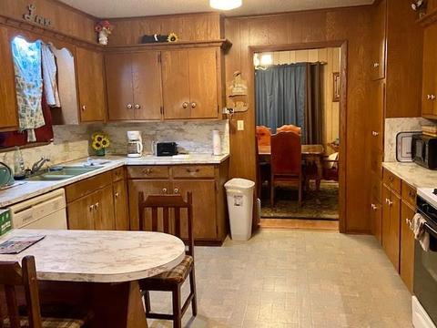 205 E Sixth St, Wanette, OK 74878 photo 8