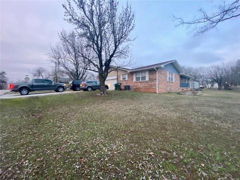 205 E Sixth St, Wanette, OK 74878 photo 2