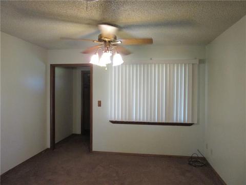 908 W Edwards St, Eldorado, OK 73537 photo 17
