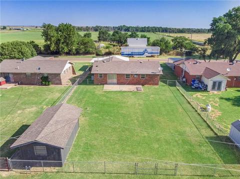 908 W Edwards St, Eldorado, OK 73537 photo 4
