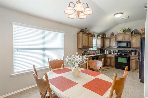 500 Manhattan Dr, Moore, OK 73160 photo 12