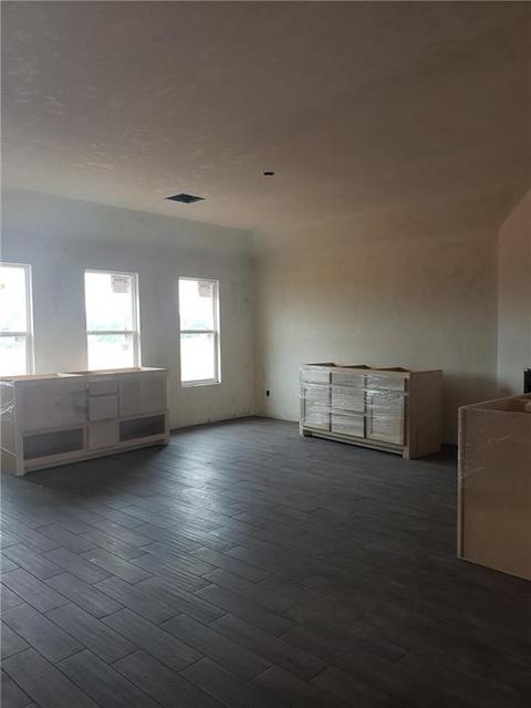 2009 Edgewater Dr, Moore, OK 73160 photo 6