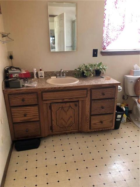 404 S Broadway, Binger, OK 73009 photo 6