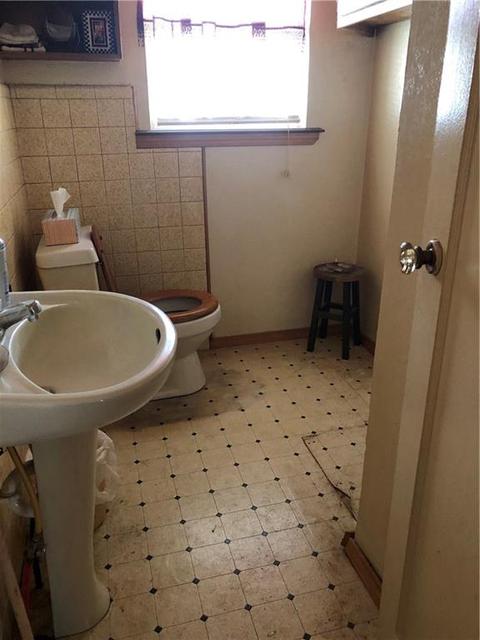 404 S Broadway, Binger, OK 73009 photo 9