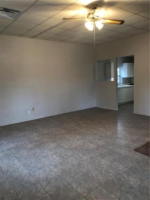 218 E Walnut Sts, Binger, OK 73009 photo 2