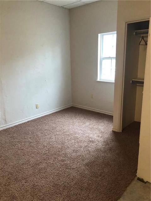 218 E Walnut Sts, Binger, OK 73009 photo 3