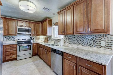 1317 Devonshire Ct, Edmond, OK 73034 photo 14