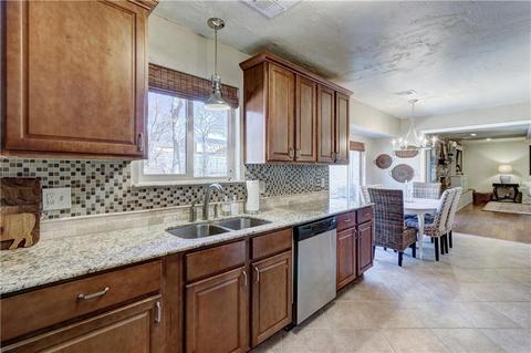 1317 Devonshire Ct, Edmond, OK 73034 photo 13