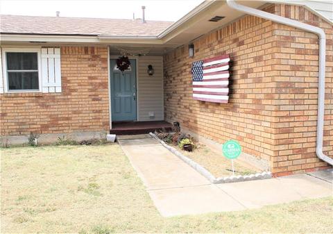 538 W Carson Dr, Mustang, OK 73064 photo 2