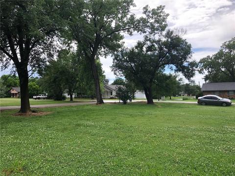 1602 E Klabzuba St, Prague, OK 74864 photo 6