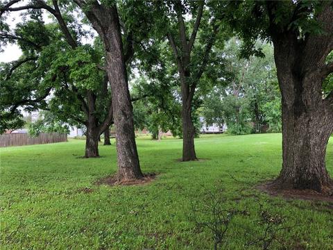 1602 E Klabzuba St, Prague, OK 74864 photo 3