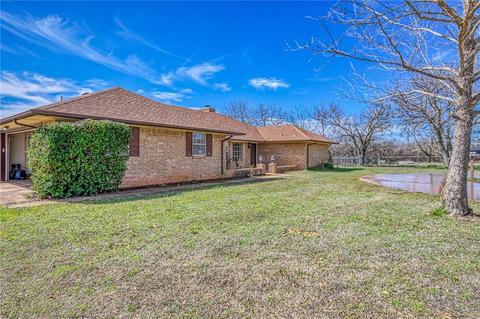 407 Clifton Dr, Tuttle, OK 73089 photo 2