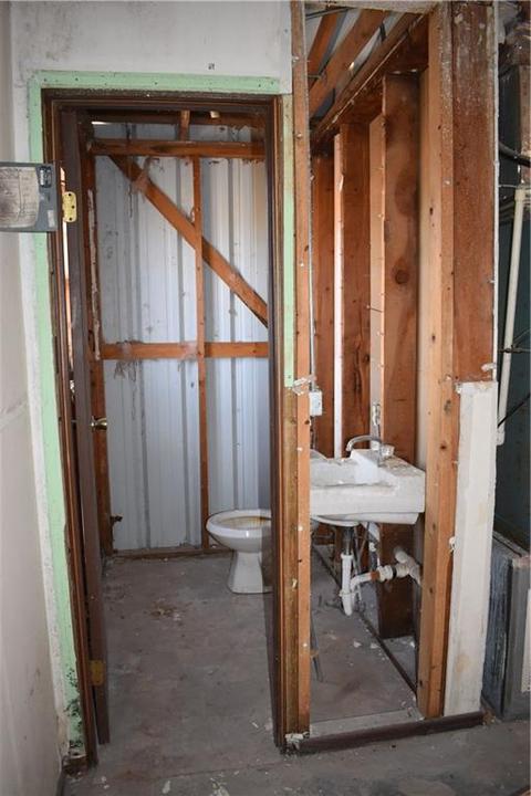 2704 E Walnut St, Tecumseh, OK 74873 photo 32