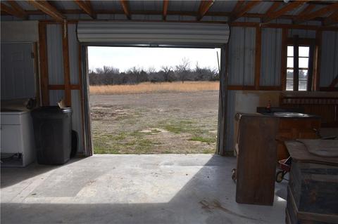 2704 E Walnut St, Tecumseh, OK 74873 photo 31
