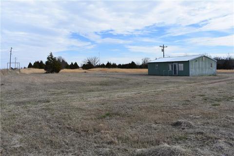 2704 E Walnut St, Tecumseh, OK 74873 photo 8