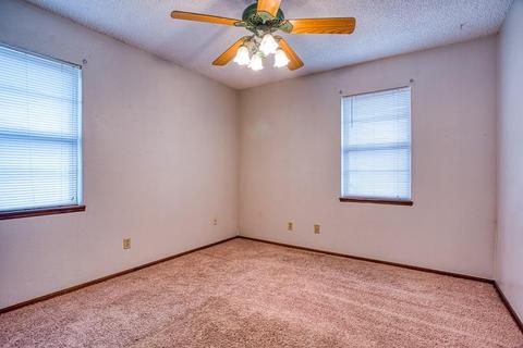 607 S Leach Ave, Watonga, OK 73772 photo 13