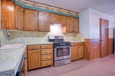 607 S Leach Ave, Watonga, OK 73772 photo 5