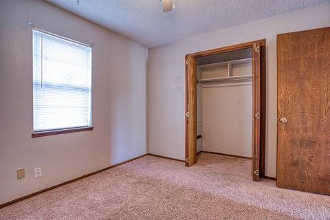 607 S Leach Ave, Watonga, OK 73772 photo 9