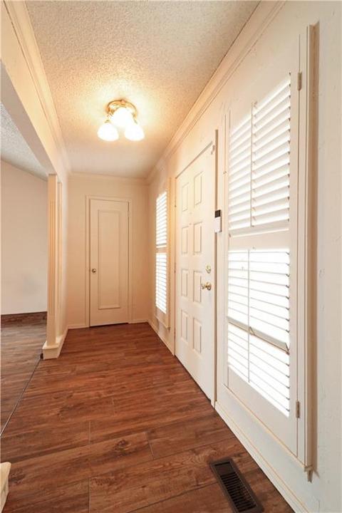 216 E Olympic Dr, Yukon, OK 73099 photo 4
