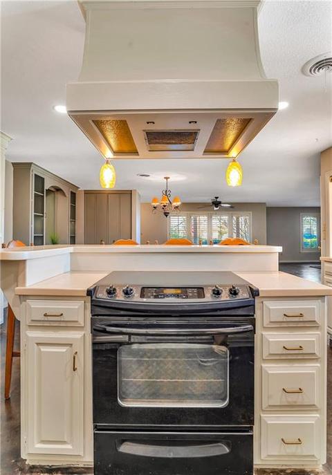 301 Cameron Dr, Altus, OK 73521 photo 12