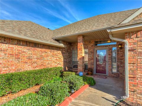 1925 Oak Dr, Moore, OK 73170 photo 2