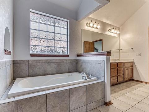 1925 Oak Dr, Moore, OK 73170 photo 27
