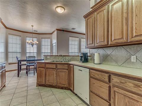 1925 Oak Dr, Moore, OK 73170 photo 17
