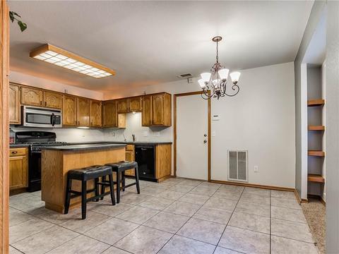 2600 Briarcliff Dr, Moore, OK 73170 photo 13