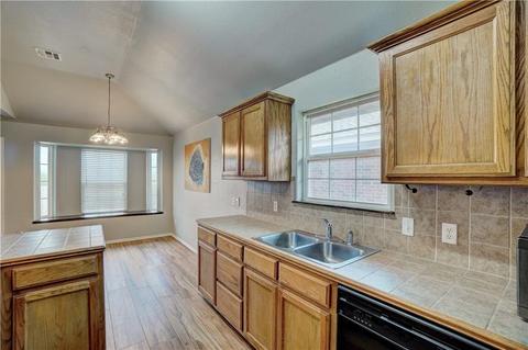 4412 Applegate Dr, Moore, OK 73160 photo 16