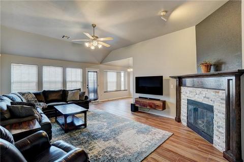 4412 Applegate Dr, Moore, OK 73160 photo 6
