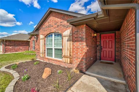 4412 Applegate Dr, Moore, OK 73160 photo 2