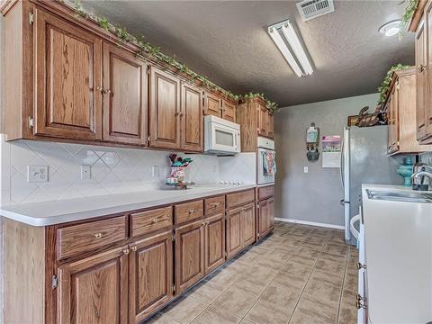 200 Greentree Dr, Noble, OK 73068 photo 11