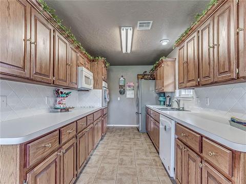 200 Greentree Dr, Noble, OK 73068 photo 10
