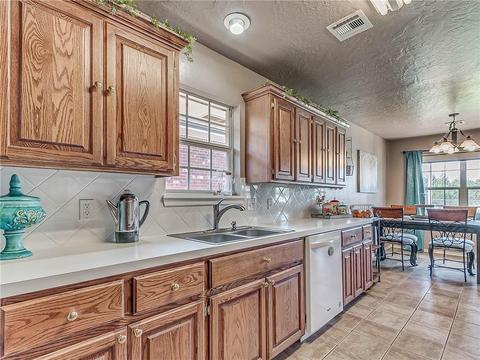200 Greentree Dr, Noble, OK 73068 photo 12