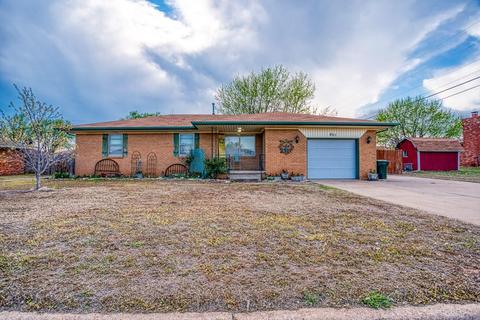 801 Kelli Dr, Watonga, OK 73772 photo 1