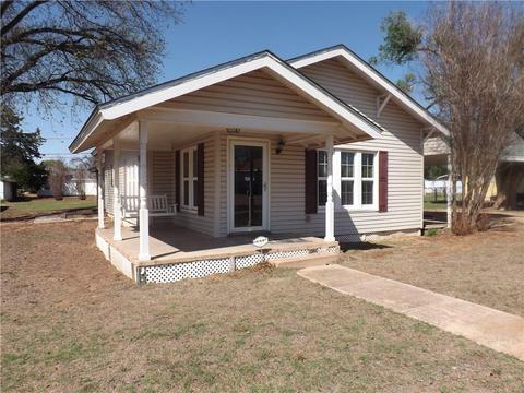 314 E Main St, Tipton, OK 73570 photo 1