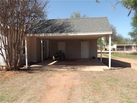 314 E Main St, Tipton, OK 73570 photo 3