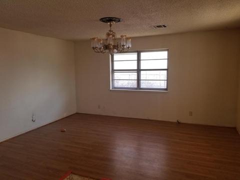 1504 E Grant Ave, Guthrie, OK 73044 photo 2