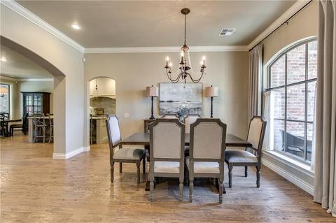 2709 Rustic Rd, Edmond, OK 73034 photo 9