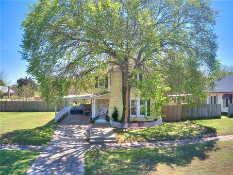 1221 E Harrison Ave, Guthrie, OK 73044 photo 2