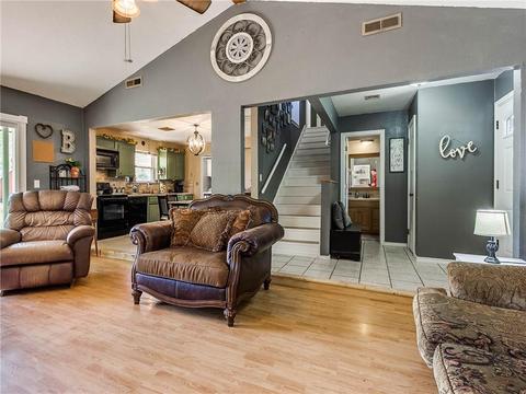 324 E Carson Ln, Mustang, OK 73064 photo 10