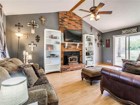 324 E Carson Ln, Mustang, OK 73064 photo 9