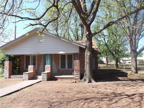 200 E Mayer St, Tipton, OK 73570 photo 1