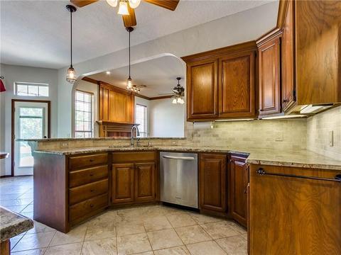 1013 Driver Ln, Edmond, OK 73025 photo 9