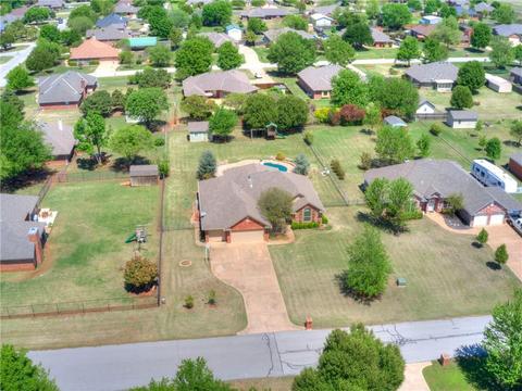 1013 Driver Ln, Edmond, OK 73025 photo 2